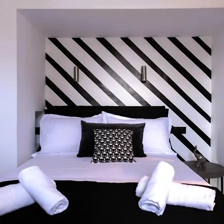 Apartment Essel Noir - A Hidden Gem With A Magnificent Acropolis View