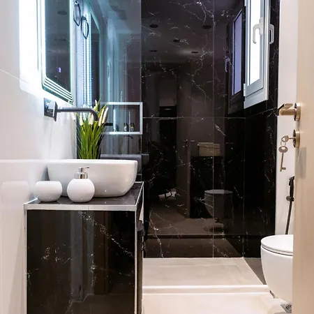 Apartment Essel Noir - A Hidden Gem With A Magnificent Acropolis View Athens